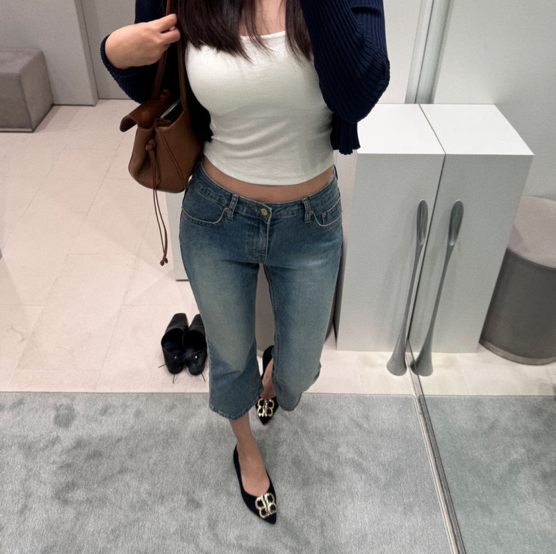 Korean Fashionable Bootcut Pants for Women, Summer Retro American Style, Distressed Washed Slim Fit Mid-Low Waist Denim Cropped Pants Korean Fashionable Bootcut Pants for Women, Summer Retro American Style, Distressed Washed Slim Fit Mid-Low Waist Denim Cropped Pants