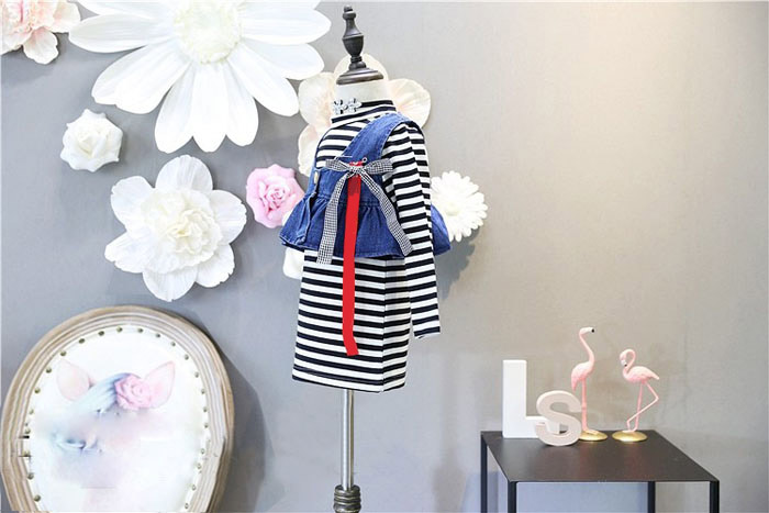 Bộ đồ trẻ em mùa thu 2018 mới cho bé gái thường diện xu hướng thời trang áo vest hai dây + áo sọc đồ bơi trẻ em