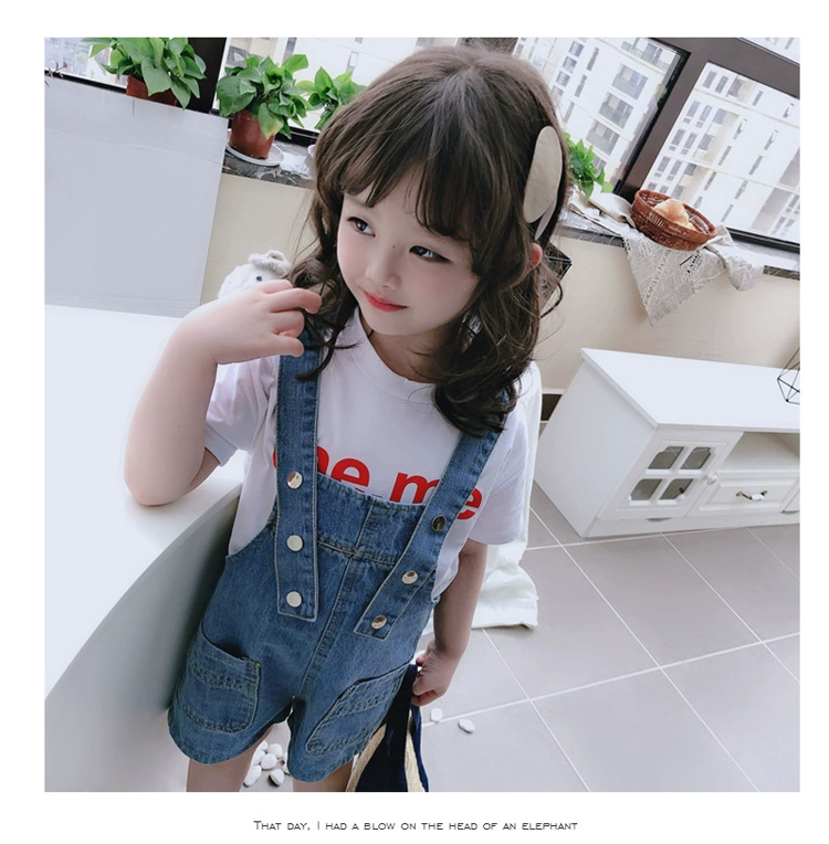 Mùa hè 2019 phong cách mới bé gái vừa và nhỏ quần jeans trẻ em đẹp trai thời trang quần short yếm - Quần jean