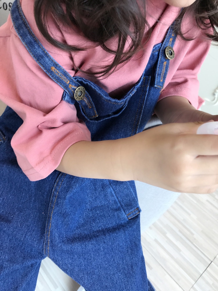 Trẻ em trung và nhỏ xuân hè 2019 thời trang yếm nữ bé đơn giản văn chương fan quần jeans hoang dã thủy triều - Quần jean quần áo cho bé
