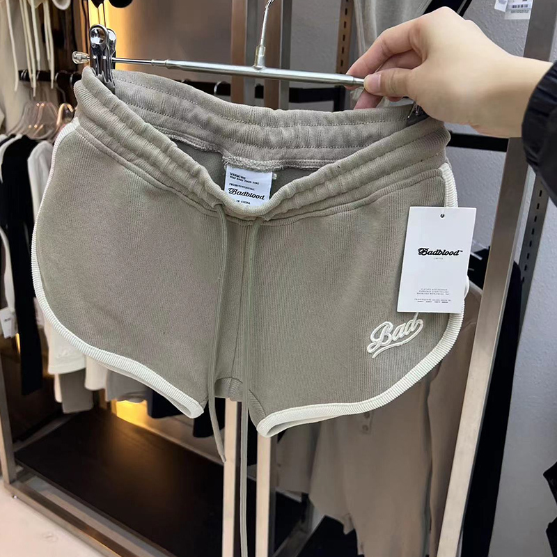 Badblood Soft Dolphin Cream-Colored Shorts for Women, American Retro High-End Embroidered Casual Sports Hot Pants