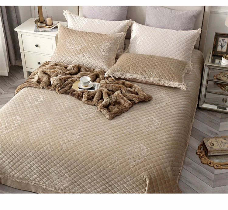 Mùa đông nhung mới giường bìa nhung Dutch khăn trải giường bông ba mảnh phong cách châu Âu ren chắp vá chăn tinh dày san hô - Trải giường bộ ga giường cao cấp