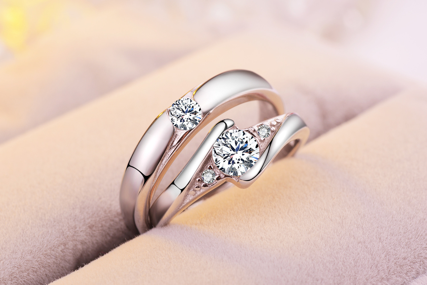 Trang sức cô dâu nhẫn đôi nhẫn nhẫn nhẫn nam và nữ trao đổi đạo cụ đám cưới mô phỏng cặp zircon sống miệng nhẫn cặp