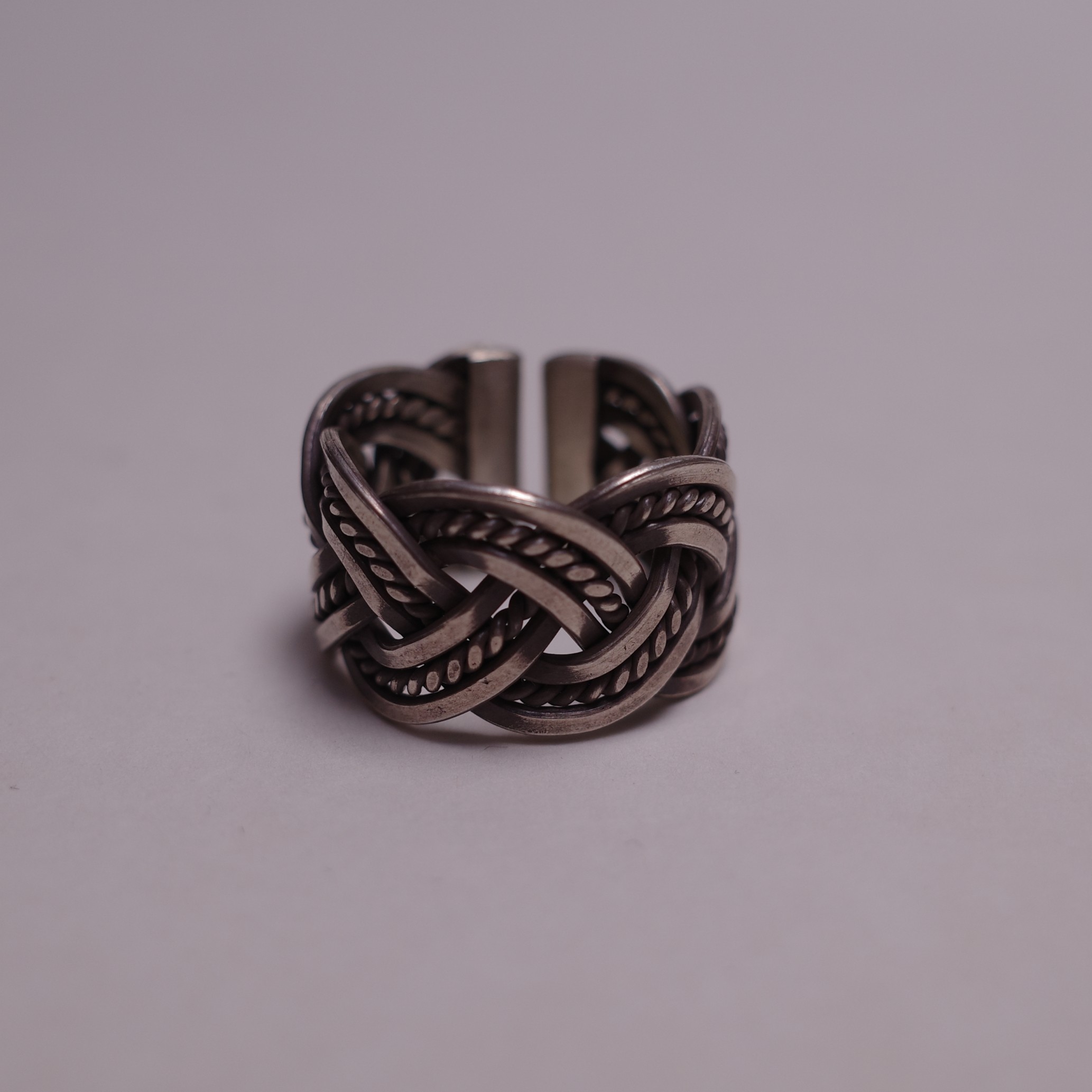 Made in Thailand, Jiyuan Chiang Mai handmade silver ring, braided opening, adjustable