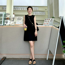 Spot French Hepburn high-end sleeveless a-line black dress classic round neck temperament little black dress dress