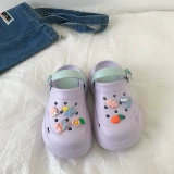 Эксклюзивные дышащие тапочки в стиле Crocs на платформе для школьников и студентов, универсальные нескользящие босоножки, увеличивают рост, подходят для носки на улице