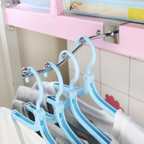 College dormitory artifact upper bunk bedside bedside hanger hanger hook five-bead seven-bead dormitory hook