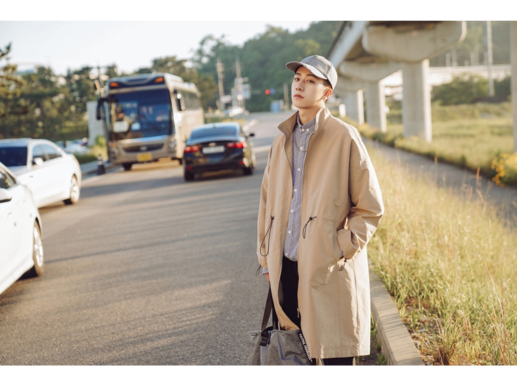 2018 mới màu rắn dài trench coat nam phiên bản Hàn Quốc của xu hướng cổ áo cổ áo rộng rãi áo khoác giản dị xuân hè áo gió đi mưa