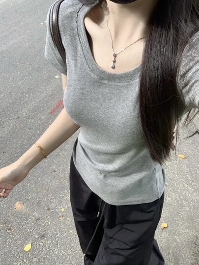 Korean-Style U-Neck Slim-Fit Short-Sleeve Top for Women, Summer Solid Color Slim-Fit Hot Girl Style Elegant Regular Shoulder T-Shirt Base Shirt