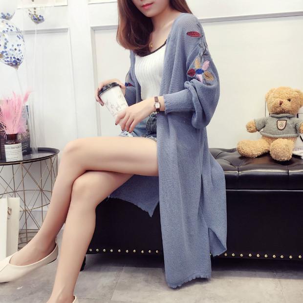 Áo len dệt kim lụa mỏng của phụ nữ mỏng thêu áo mùa hè điều hòa không khí phiên bản Hàn Quốc của chiếc áo choàng dài chống nắng sang trọng áo khoác len nữ