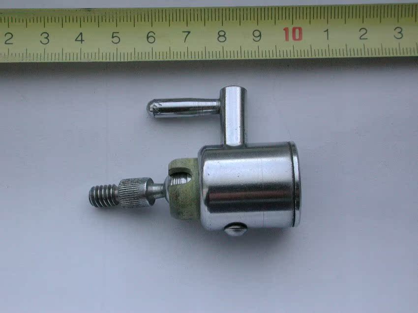 The tripod joint of the metal 