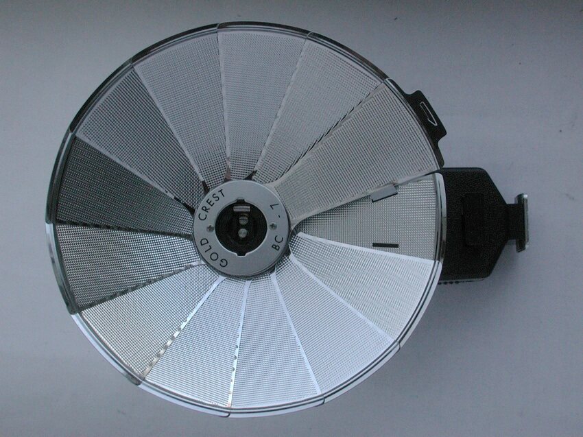 Gold-Crest fan flash made in Japan with packaging and instructions fan flash