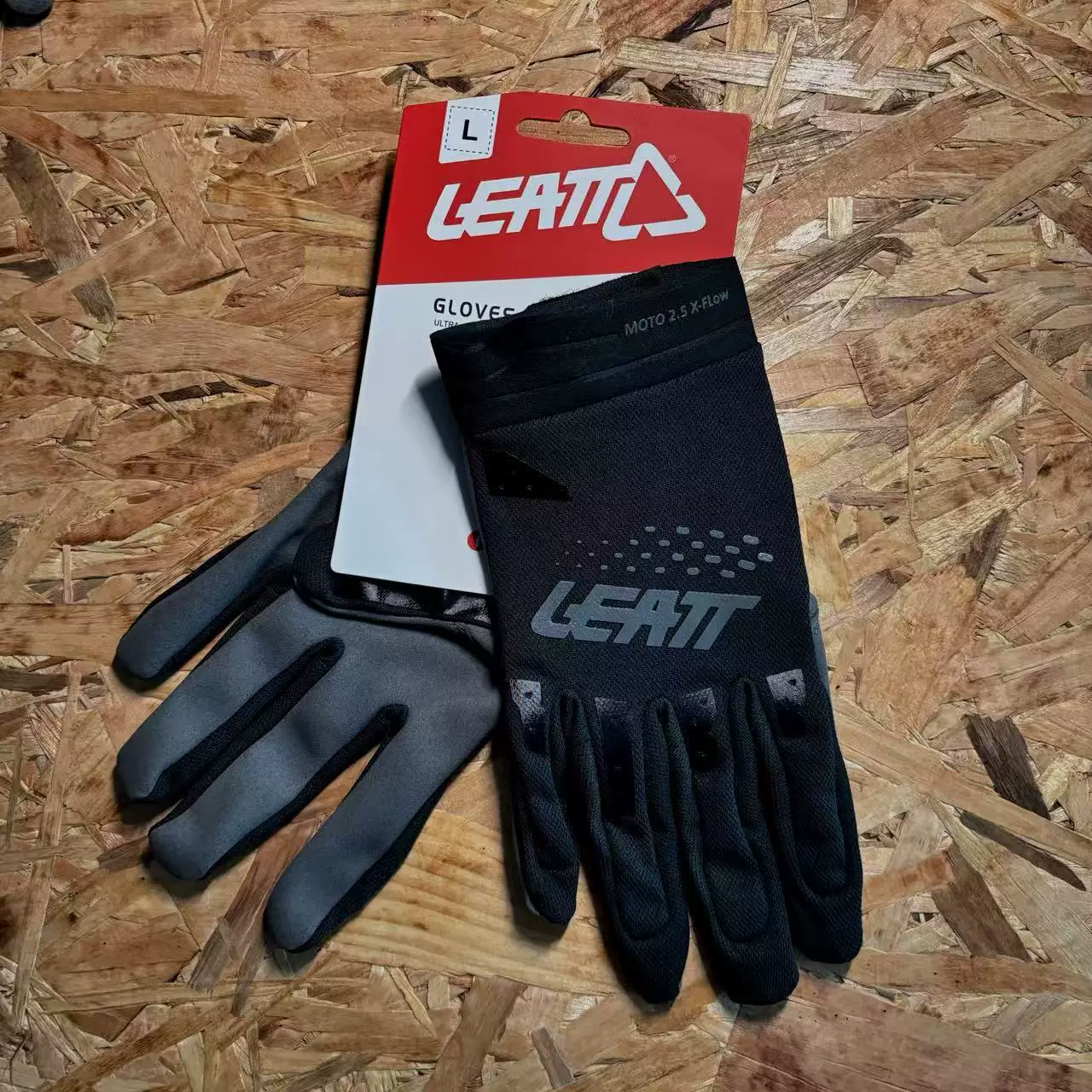 Guantes tácticos grises con agarre antideslizante