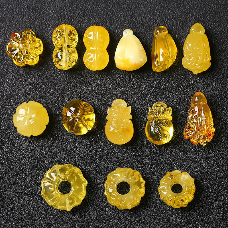 Natural Amber Beeswax Small Accessories Peony Flower Back Cloud Ruyi Lock Plum Blossom Peace Buckle Hand Necklace DIY Accessories