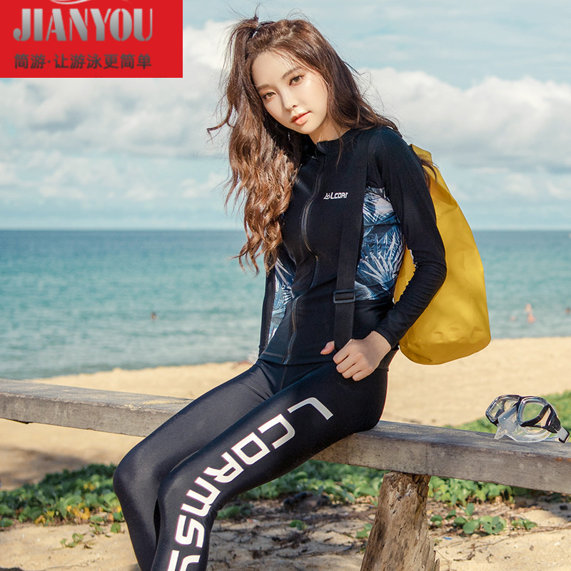 2021 new Korean diving suit printing long-sleeved swimsuit women's two-piece surfing quick-drying snorkeling suit jellyfish suit