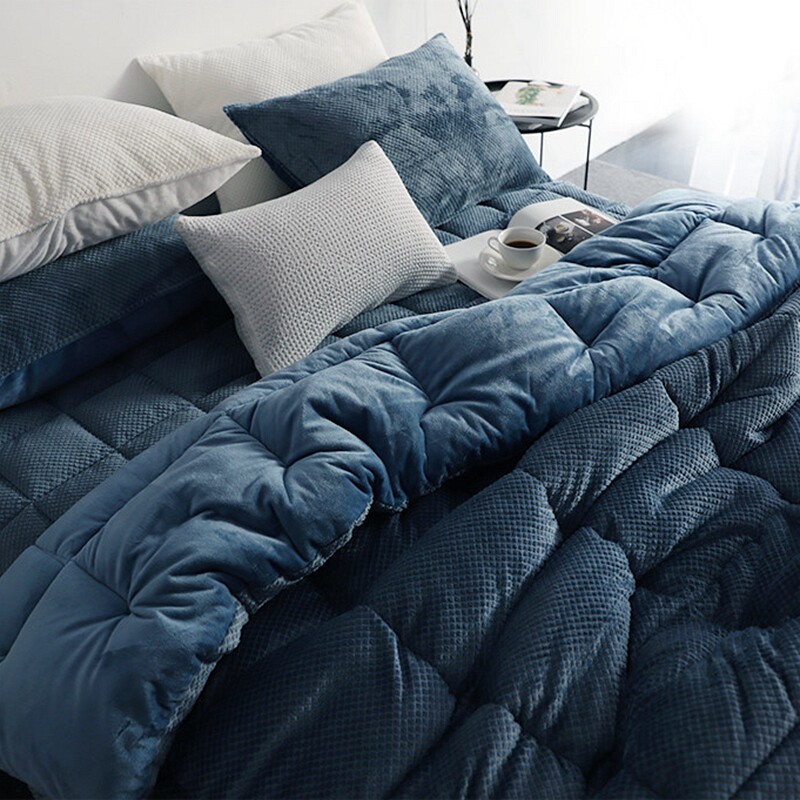 South Korea imported blue snowflake particle-derived quilt bedding 4-piece quilt winter bedding kit short plush