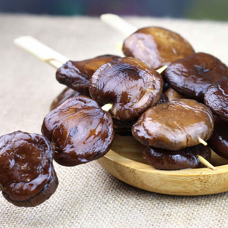 Oden boiled mushroom skewers 10 skewers Spicy hot pot ingredients Convenience store skewers spiced vegetarian vegetables Mushroom skewers