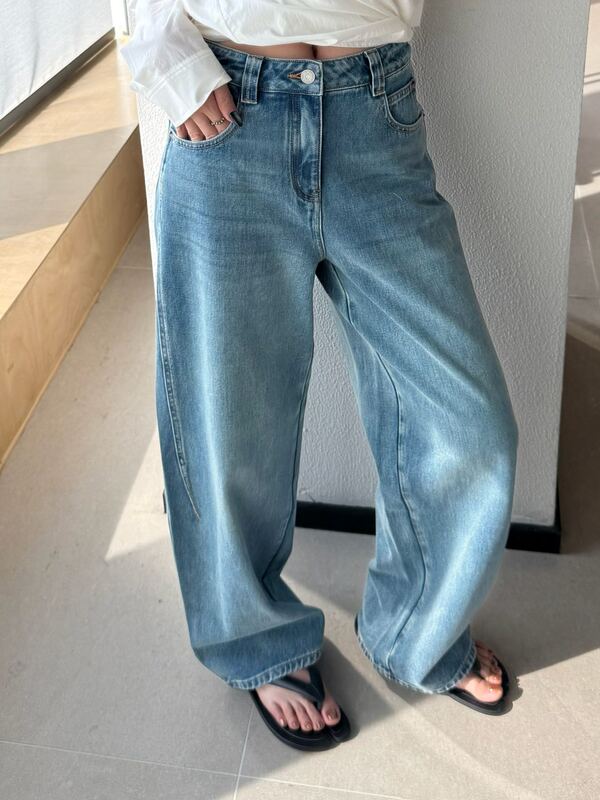Spring/Summer 2026 Model, Made with Turkish Orta Fabric Highland Long-Staple Cotton, Cocoon-Shaped Jeans, Non-Deformable