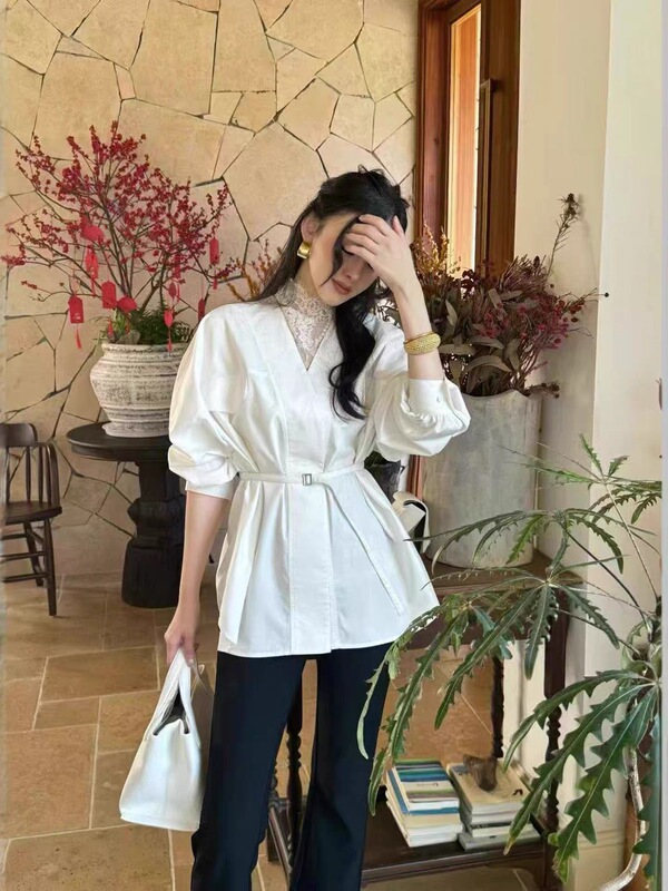 European Station 2026 Spring New V+.Com Fashionable Waist-Cinching Long-Sleeve Shirt and Lace Vest Two-Piece Set 25333