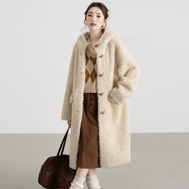 Horn Button Hooded Shearling Coat, Fur Integrated Women's Long Casual Lamb Fur Coat, 2025 Winter New