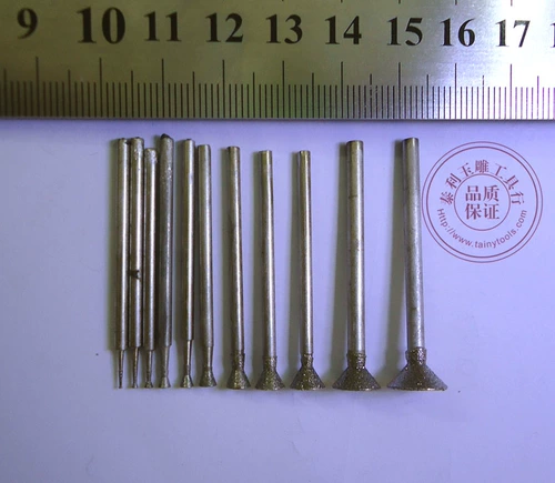 C3 High Horn Head \ Треугольная ноятная нефритовая резьба инструменты короля Kong Cong Stanking Emerald Striming Igle Jade Caring Cone