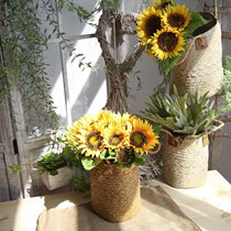 Sunflower emulation flower photo props to hold the bouquet wedding celebration with a florist home decoration
