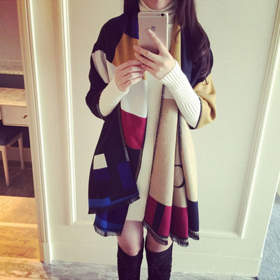 This autumn and winter Korean-style checkered long thickened air-conditioned shawl can be paired with a double-sided, versatile student cape