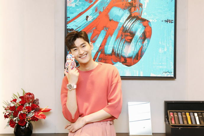 Mùa xuân và Mùa Thu Zhang Hanzhan Nam chuỗi với cùng một đoạn cam năm điểm tay áo nam giới và phụ nữ băng lụa áo len nam mỏng T-Shirt áo triều