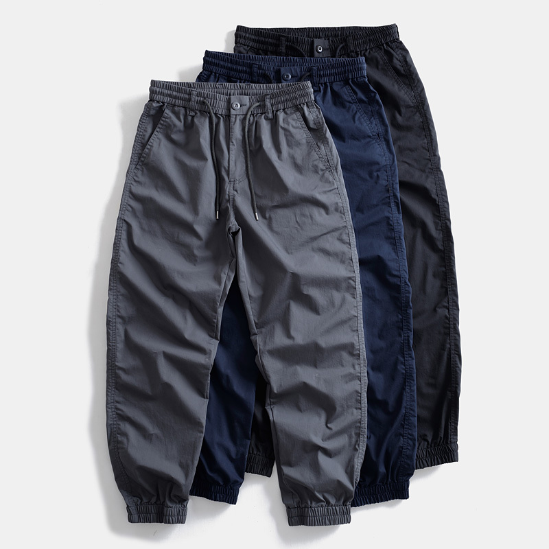 Lightweight and Breathable Spring/Summer Japanese-Style Loose-Fitting Cargo Pants with Quick-Drying Elastic Waistband and Straight-Leg Tapered Design for Men's Casual Wear