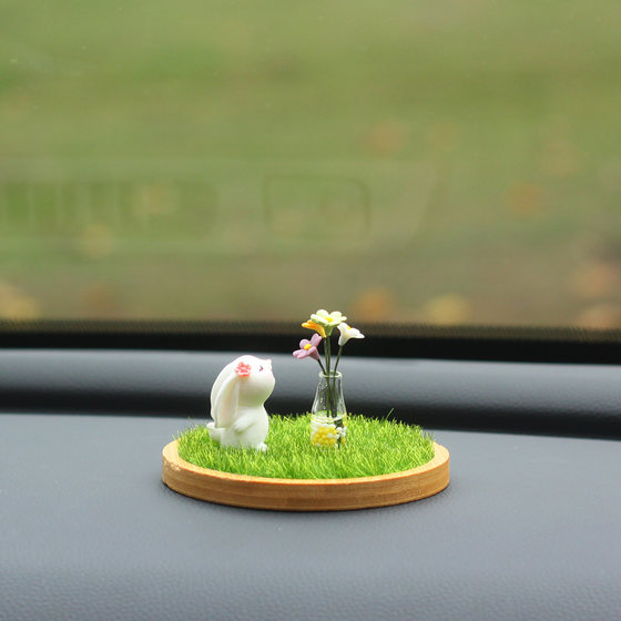 Super cute mini daisy cure healing window Swing tabletop decoration car car mid -control jewelry creativity