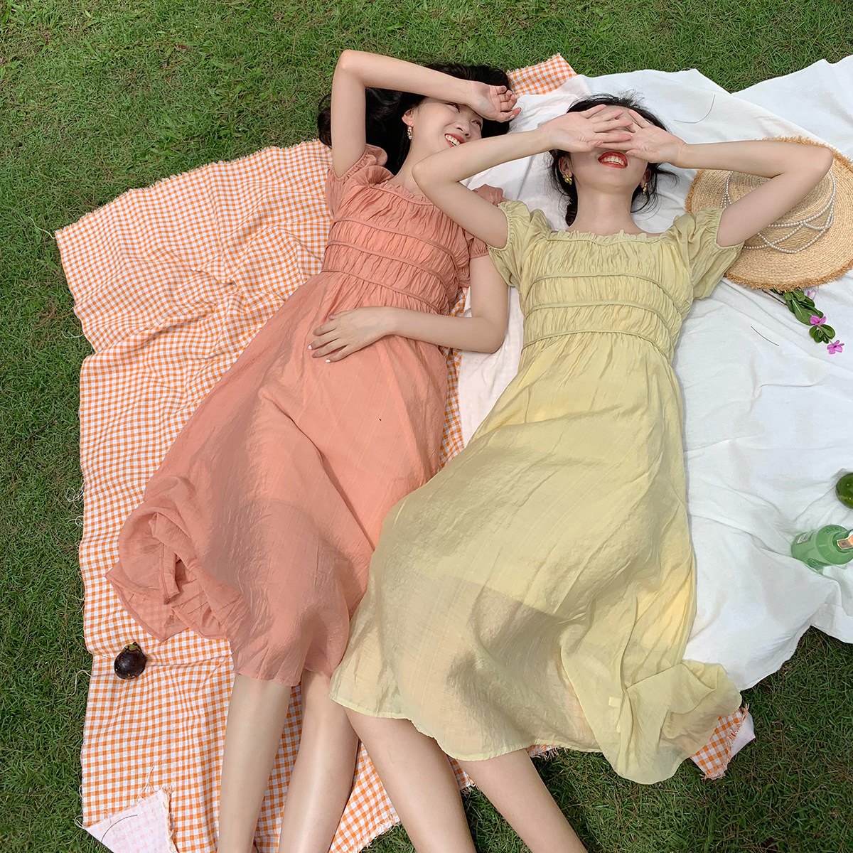 SYT girlfriends dress French style small crowdsourced fine wood ear side square collar short sleeve foreign dress High waist pleated holiday mid-length dress