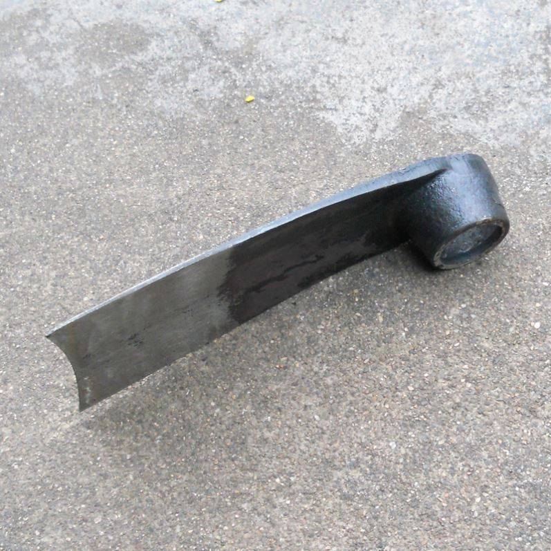 Hand forged press round holes small strips hoe raising flowers potted plants portable steel hoe hoeing grass seed cultivation hoe-head anti-peasant furniture