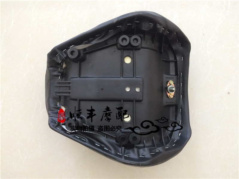 Qianjiang cơn bão ban đầu Prince QJ150-3A / 3B / 18F túi ghế lớn và nhỏ phía trước và phía sau ghế đệm túi ngồi - Đệm xe máy da bọc yên xe exciter 150