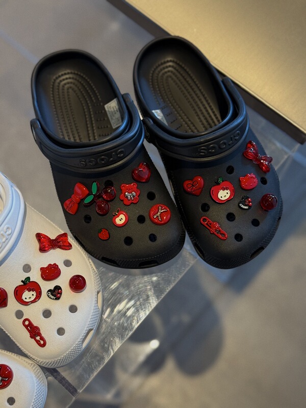 “Good Luck” Crocs Shoe Flower Accessories Shoe Buckle Adaptation Crocs Crocs Metal Cartoon Decoration