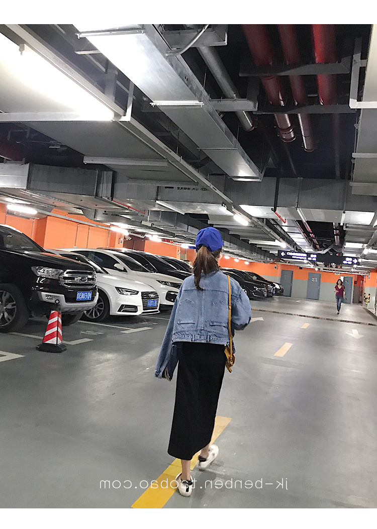 Áo khoác denim ngắn bf có hương vị retro của Hồng Kông + váy Váy ô chữ A + áo dệt kim là áo ba lỗ mỏng phù hợp với nữ đồ bộ thể thao