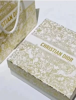 Подарочная коробка Dior (обратите внимание на сборку)