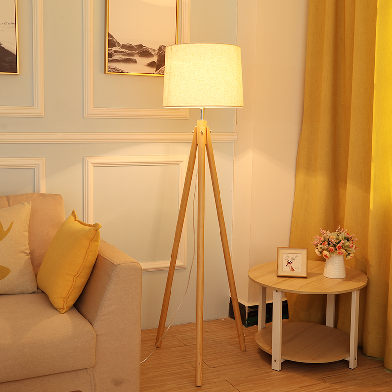 Three-legged coffee table modern solid wood table lamp Chinese-style living room sofa next to the light luxury net red bedroom vertical Nordic floor lamp