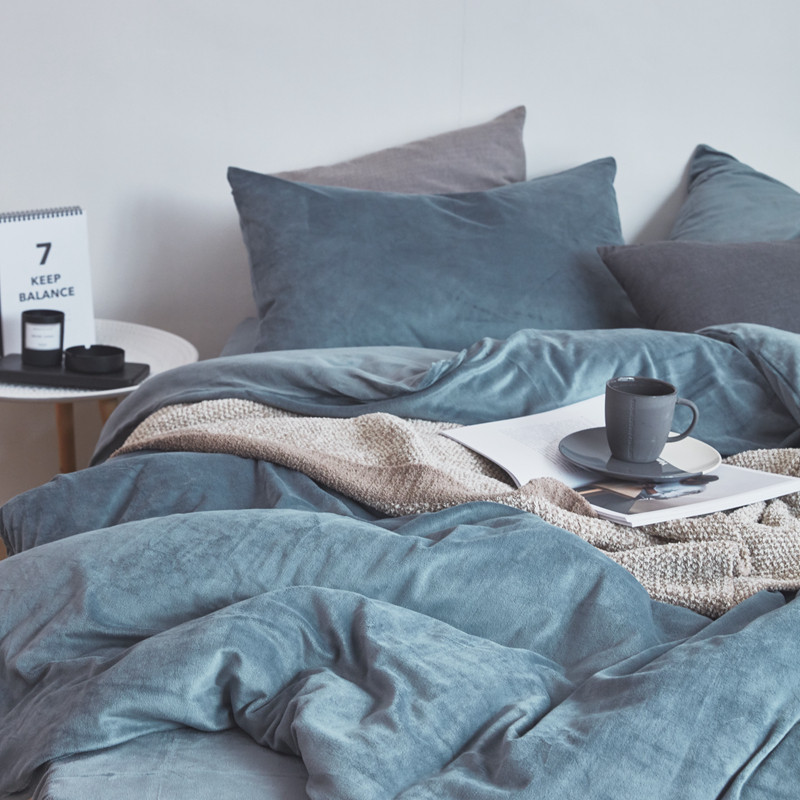 Standing Winter MONOCHROCHROM Foggy Blue Soft Glutinous Velvet Velvet Four Sets Warm Double Quilt Cover Autumn Winter