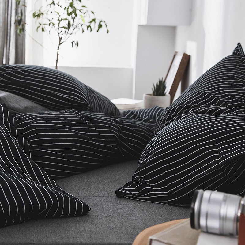 Boyfriend Force (MAN) dark black system washed cotton full cotton four pieces of black stripe minimalist pure cotton quilt cover