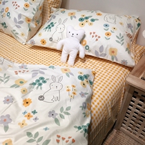 The maiden heart of the backlight of the cotton four - piece slant cotton cotton beds are made by a bed