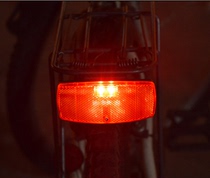 Intelligent induction shelf taillights Bicycle mountain bike electric car reflective taillights Warning lights rainproof
