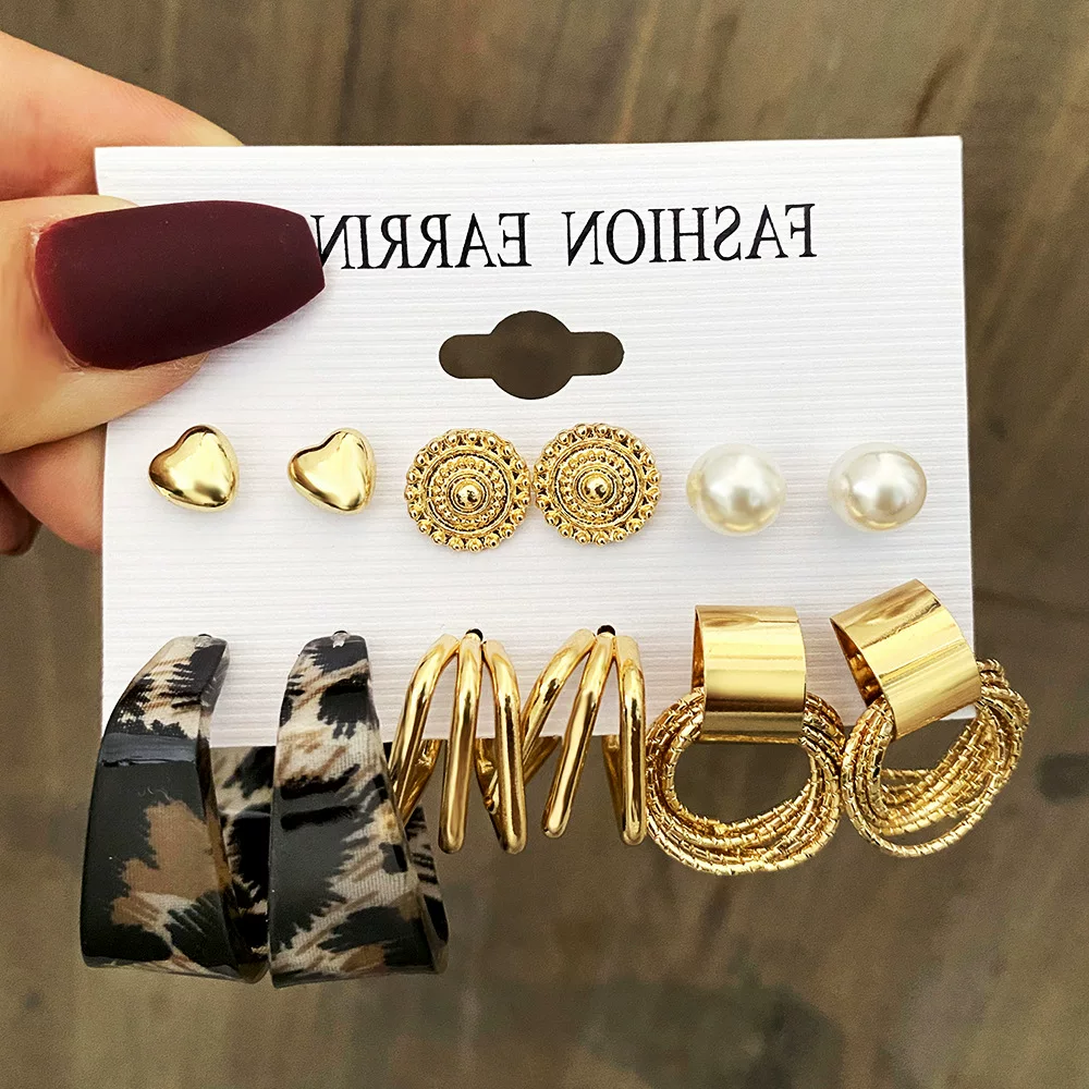 Купить набор серег из 6 штук: серьги-кольца леопардовый узор, бабочка, любовь, жемчужные серьги, набор из 6 штук