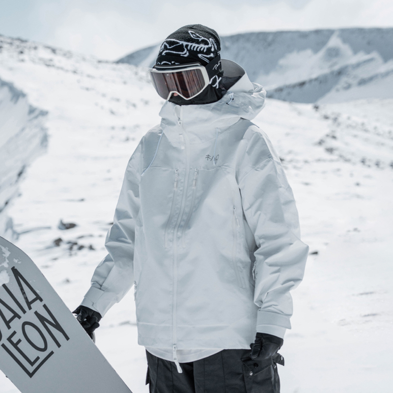 Snowproof White 3L Waterproof, Windproof, and Wear-Resistant Ski Jacket with Full Taped Seams, Oversized Snowboard Jacket with Fleece Lining