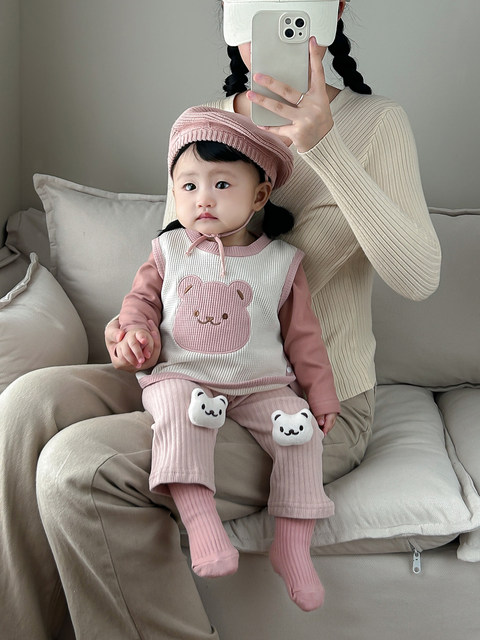 ins2024 spring suit infant bear head embroidered vest + bottoming shirt + bear pit strip leggings set 3 pieces