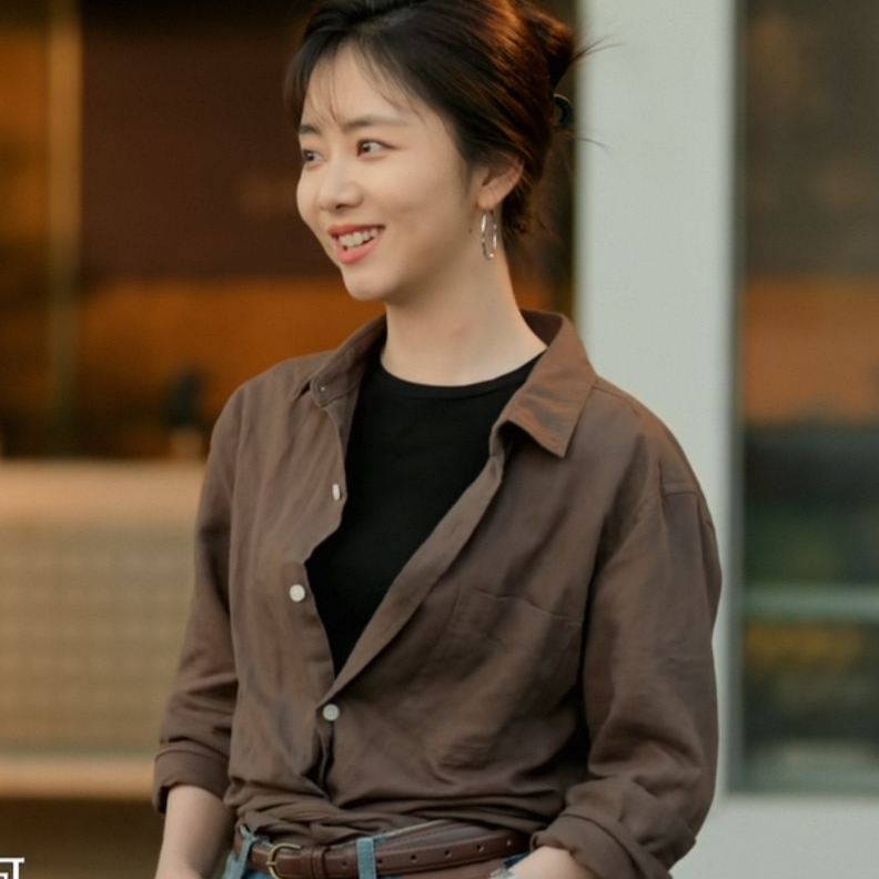 My Mountain and Sea Tan Songyun Fang Wan's Same Style Coffee-Colored Casual Shirt for Women, French Retro Top for Spring and Autumn