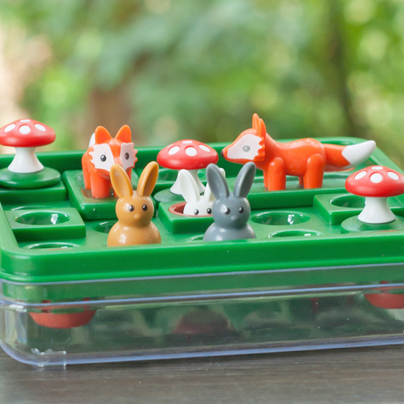 Little well-behaed egg jumps, rabbit bunny bunny bungee jumping children's thinking logic training table tour puzzle-like toys