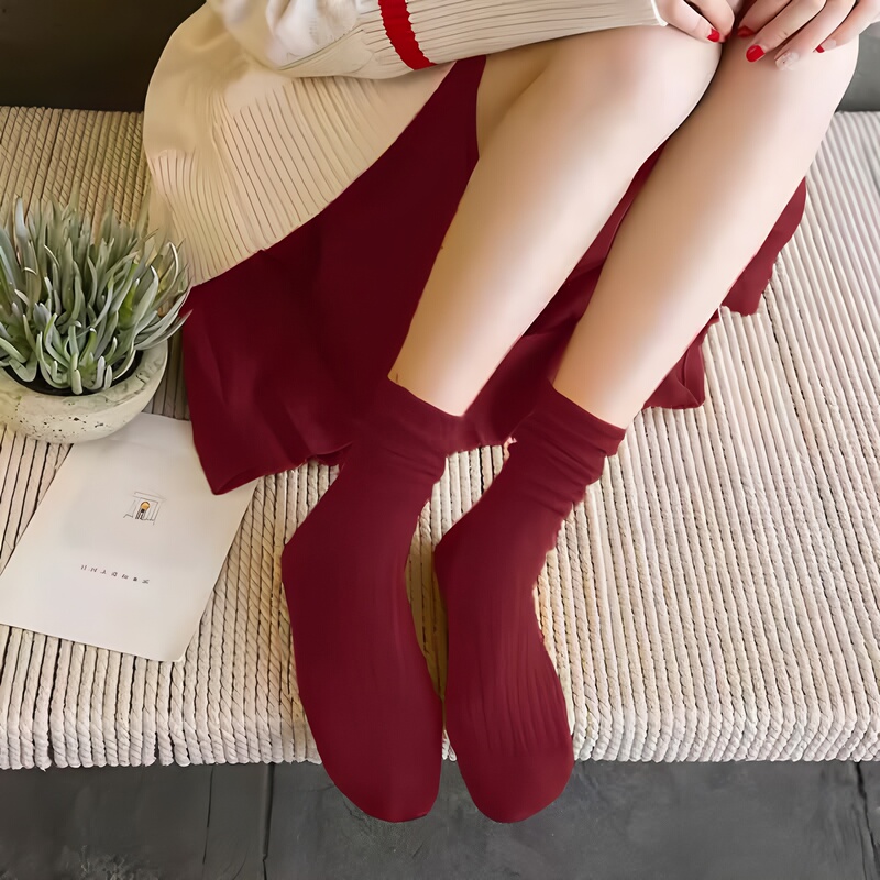 Burgundy Socks for Women, Dark Red Slouch Socks, Korean and Japanese Style, Versatile Solid Color, Simple Design, Mid-Calf Socks for Spring, Autumn, and Winter