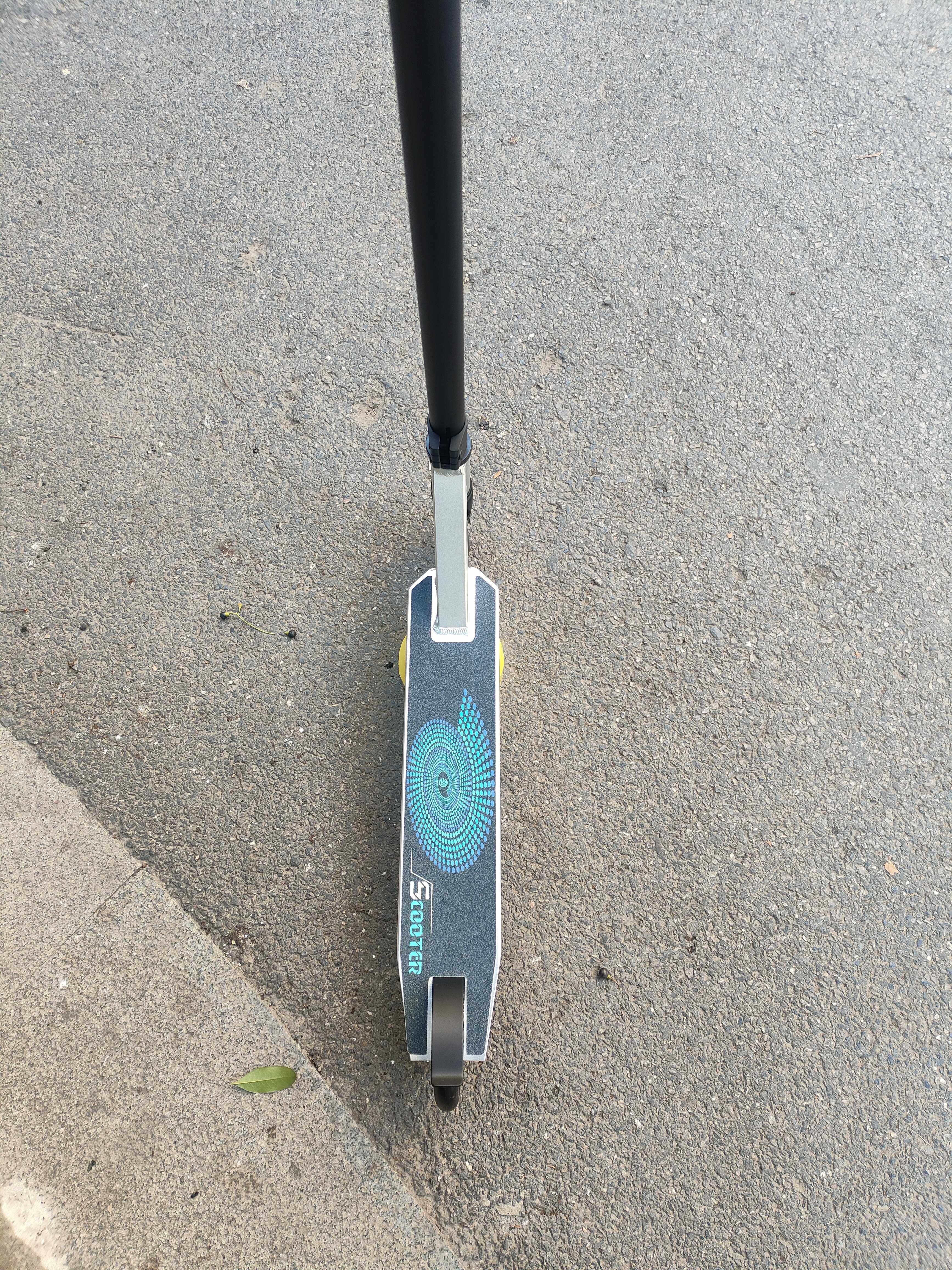 Самокат 特技滑板车专业极限运动人物街头青年学生成人两轮校园滑板车