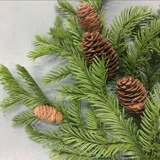 Моделирование сосновых ветвей с фруктовой поддельной сосной инженерии декоративная искусственная сосна сосновая сосна листья для приветствия сосны