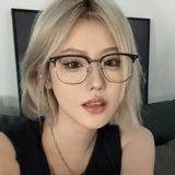 Аскет -кошачьи ушные очки с половиной рамки.